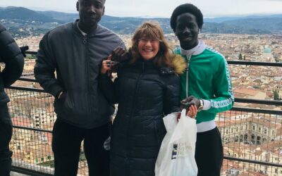 Ebrima e Adam con la loro tutrice Paola al Duomo